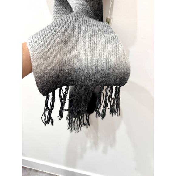 100% Wool Multi-Color Fringe Hem Long Head Scarf Black/Gray Women's One Size - Picture 4 of 4